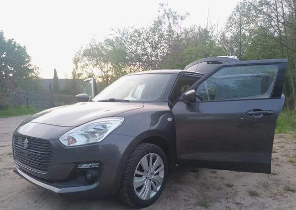 Suzuki Swift cena 32999 przebieg: 46000, rok produkcji 2020 z Wschowa małe 191